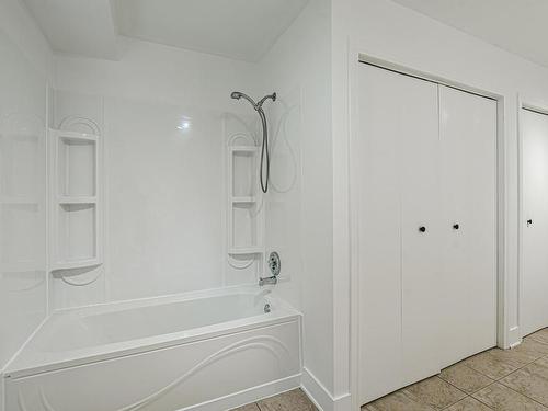 Dwelling - 971  - 971A Ch. De La Montagne, Sainte-Agathe-Des-Monts, QC - Indoor Photo Showing Bathroom