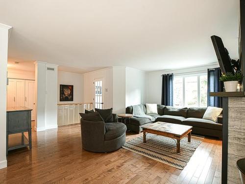 Salon - 971  - 971A Ch. De La Montagne, Sainte-Agathe-Des-Monts, QC - Indoor Photo Showing Living Room With Fireplace