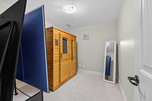 204-3865 Truswell Road, Kelowna, BC - Indoor Photo Showing Other Room