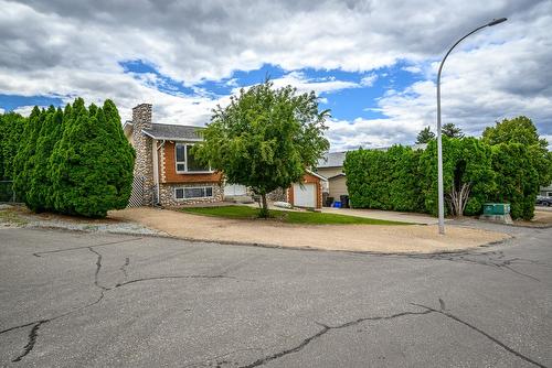 1206 39B Avenue, Vernon, BC - Outdoor