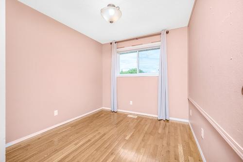 1206 39B Avenue, Vernon, BC - Indoor Photo Showing Other Room