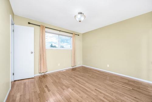 1206 39B Avenue, Vernon, BC - Indoor Photo Showing Other Room