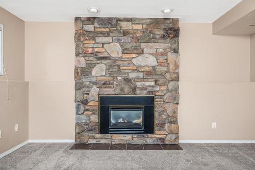 1206 39B Avenue, Vernon, BC - Indoor Photo Showing Living Room With Fireplace