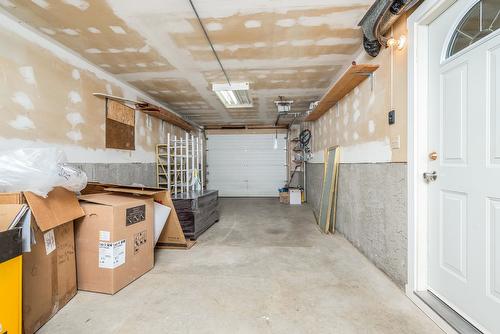 1206 39B Avenue, Vernon, BC - Indoor Photo Showing Garage