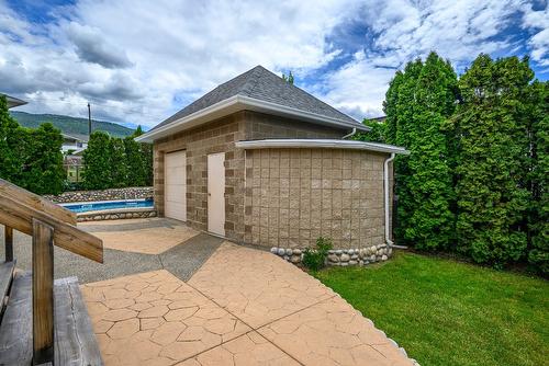 1206 39B Avenue, Vernon, BC - Outdoor