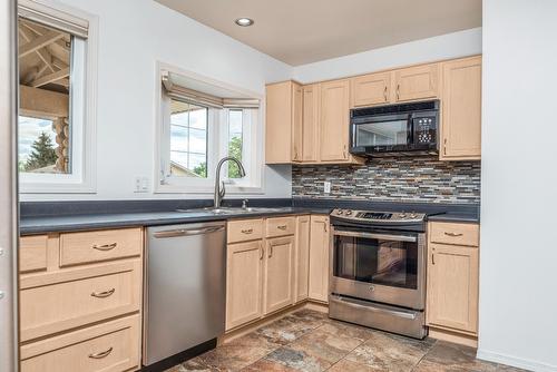 1206 39B Avenue, Vernon, BC - Indoor Photo Showing Kitchen