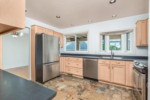 1206 39B Avenue, Vernon, BC - Indoor Photo Showing Kitchen With Double Sink