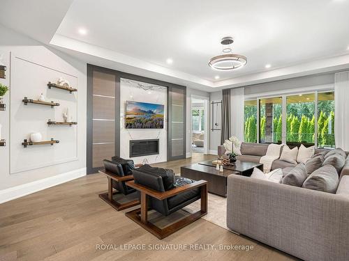 32 Little Celeste Crt, Vaughan, ON - Indoor Photo Showing Living Room