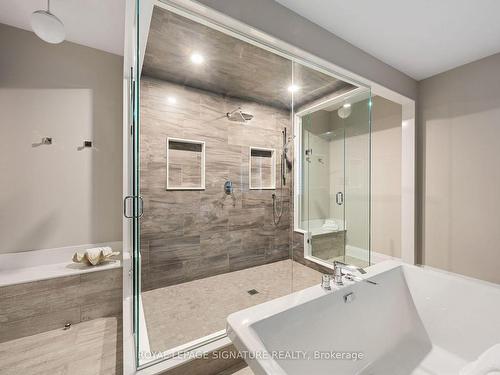 32 Little Celeste Crt, Vaughan, ON - Indoor Photo Showing Bathroom