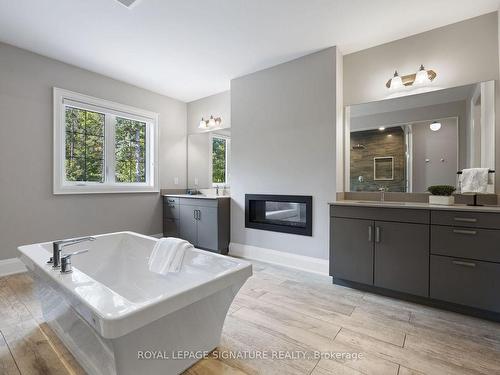 32 Little Celeste Crt, Vaughan, ON - Indoor Photo Showing Bathroom With Fireplace