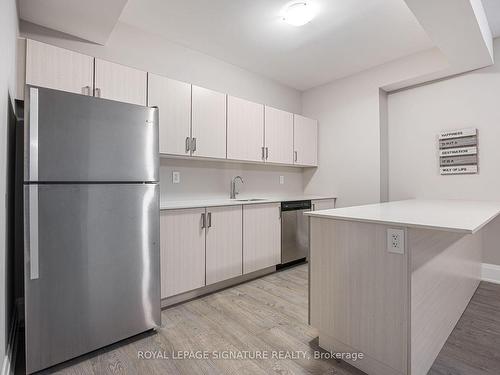 32 Little Celeste Crt, Vaughan, ON - Indoor Photo Showing Kitchen