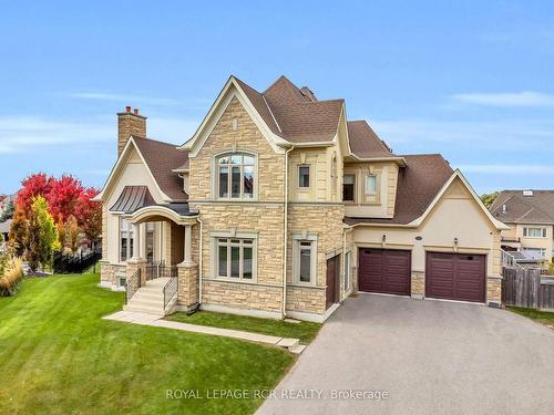 30 Longthorpe Crt, Aurora, ON - Outdoor With Facade