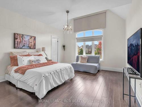 30 Longthorpe Crt, Aurora, ON - Indoor Photo Showing Bedroom