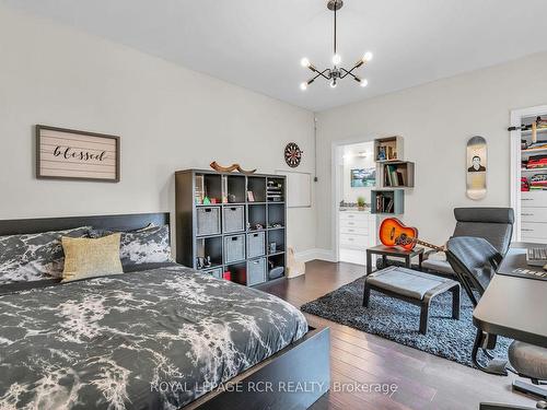 30 Longthorpe Crt, Aurora, ON - Indoor Photo Showing Bedroom