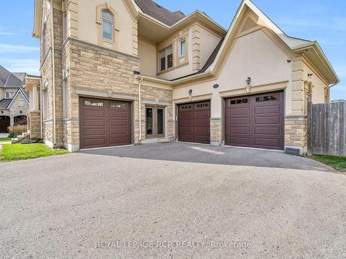 30 Longthorpe Crt, Aurora, ON - Outdoor With Facade