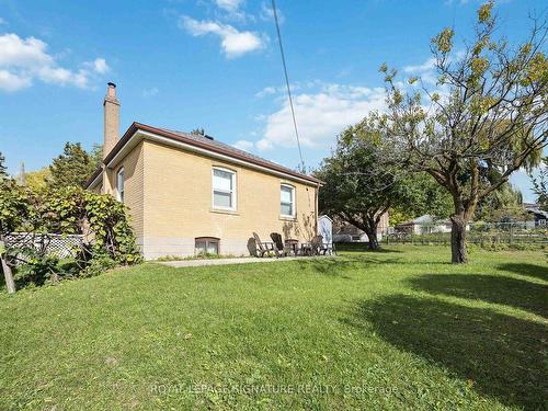 11 Flamingo Cres, Toronto, ON - Outdoor