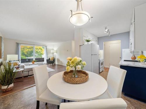 205-1571 Mortimer St, Saanich, BC - Indoor Photo Showing Dining Room