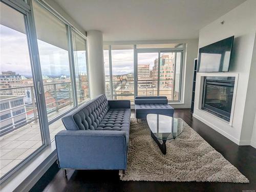 1405-707 Courtney St, Victoria, BC - Indoor Photo Showing Living Room With Fireplace