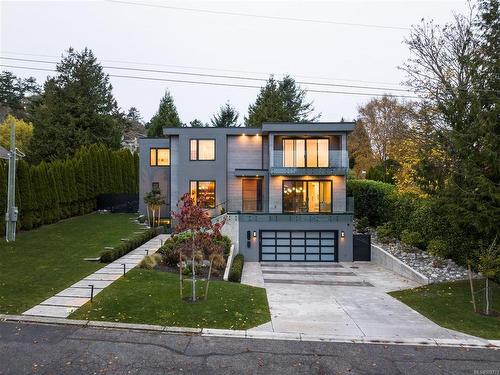 374 Sunset Ave, Oak Bay, BC 