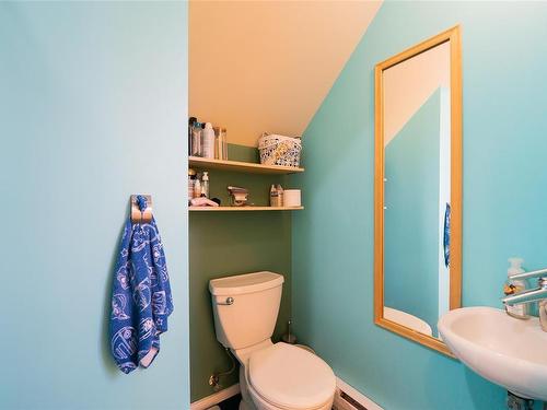 850 Hecate St, Nanaimo, BC - Indoor Photo Showing Bathroom