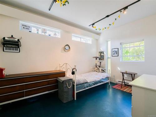 850 Hecate St, Nanaimo, BC - Indoor Photo Showing Bedroom