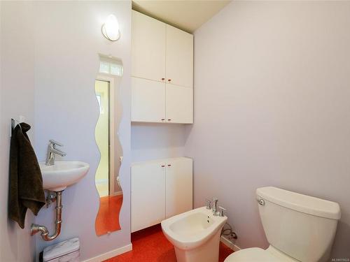 850 Hecate St, Nanaimo, BC - Indoor Photo Showing Bathroom