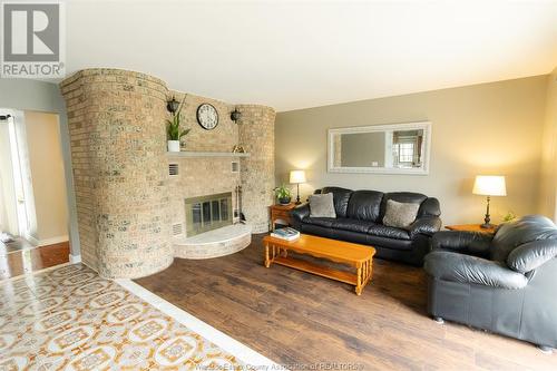 1102 Second Concession Road North, Amherstburg, ON - Indoor Photo Showing Living Room With Fireplace