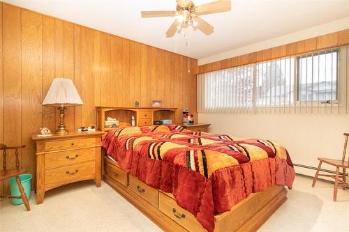 781 Wardlaw Avenue, Kelowna, BC - Indoor Photo Showing Bedroom