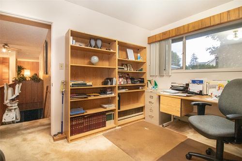 781 Wardlaw Avenue, Kelowna, BC - Indoor Photo Showing Office