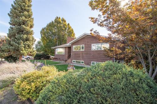 781 Wardlaw Avenue, Kelowna, BC - Outdoor