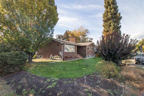 781 Wardlaw Avenue, Kelowna, BC - Outdoor