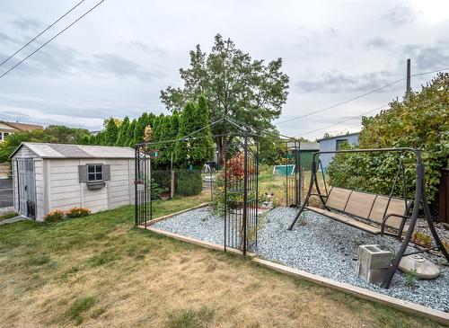 6546 Hollow Street, Oliver, BC - Outdoor