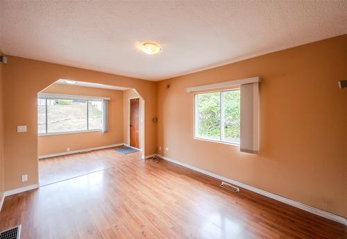 6546 Hollow Street, Oliver, BC - Indoor Photo Showing Other Room