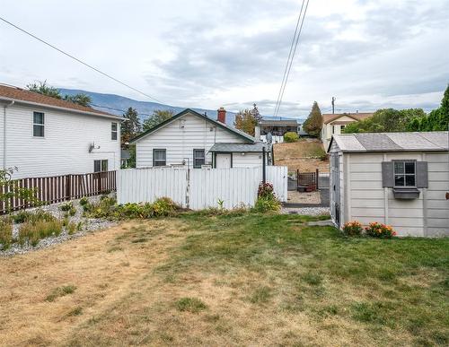 6546 Hollow Street, Oliver, BC - Outdoor