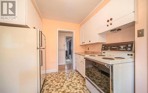 416 King Street, Whitby (Downtown Whitby), ON - Indoor Photo Showing Kitchen