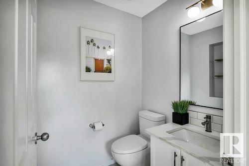 7637 Schmid Cr Nw, Edmonton, AB - Indoor Photo Showing Bathroom