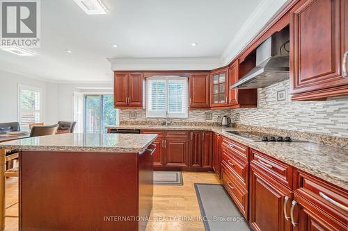 6219 Camgreen Circle, Mississauga, ON - Indoor Photo Showing Kitchen With Upgraded Kitchen