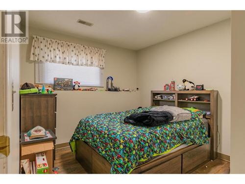 304 Beresford Road, Castlegar, BC - Indoor Photo Showing Bedroom