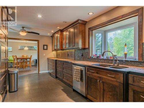 304 Beresford Road, Castlegar, BC - Indoor Photo Showing Kitchen With Double Sink