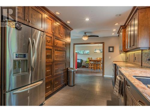 304 Beresford Road, Castlegar, BC - Indoor Photo Showing Kitchen