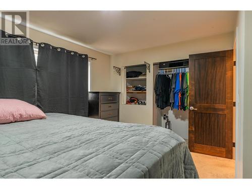 304 Beresford Road, Castlegar, BC - Indoor Photo Showing Bedroom