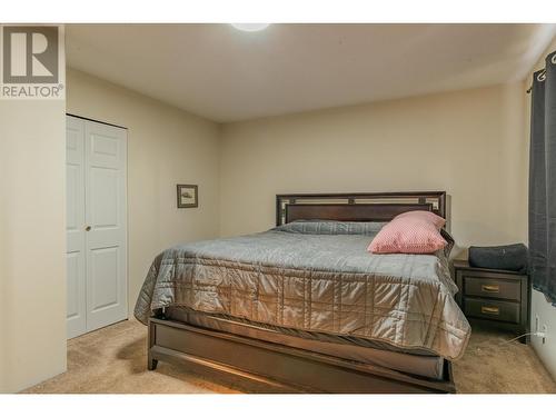 304 Beresford Road, Castlegar, BC - Indoor Photo Showing Bedroom