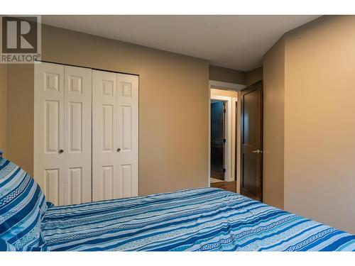 304 Beresford Road, Castlegar, BC - Indoor Photo Showing Bedroom