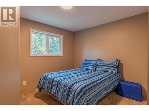 304 Beresford Road, Castlegar, BC - Indoor Photo Showing Bedroom