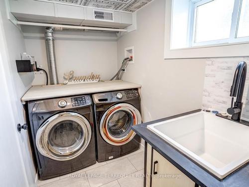 390 Little Ave, Barrie, ON - Indoor Photo Showing Laundry Room