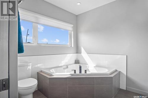 835 Sauer Lane, Saskatoon, SK - Indoor Photo Showing Bathroom