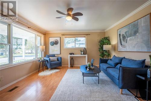 218 Sandys Street, Chatham, ON - Indoor Photo Showing Living Room