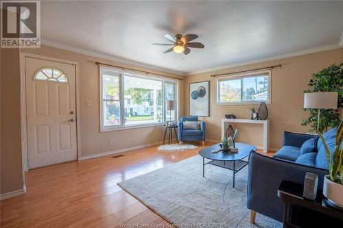 218 Sandys Street, Chatham, ON - Indoor Photo Showing Living Room