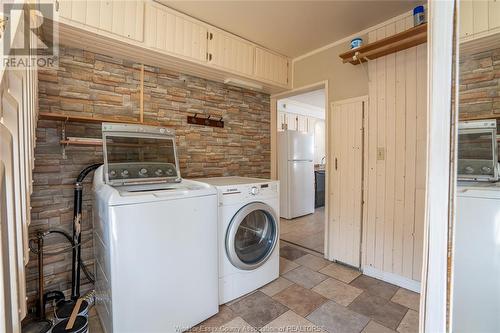 218 Sandys Street, Chatham, ON - Indoor Photo Showing Laundry Room