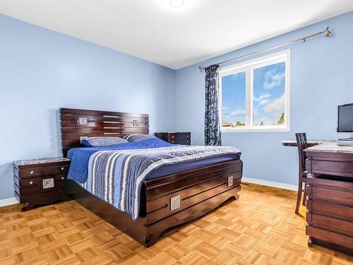 Chambre Ã Â coucher - 5018 Rue Périard, Montréal (Pierrefonds-Roxboro), QC - Indoor Photo Showing Bedroom